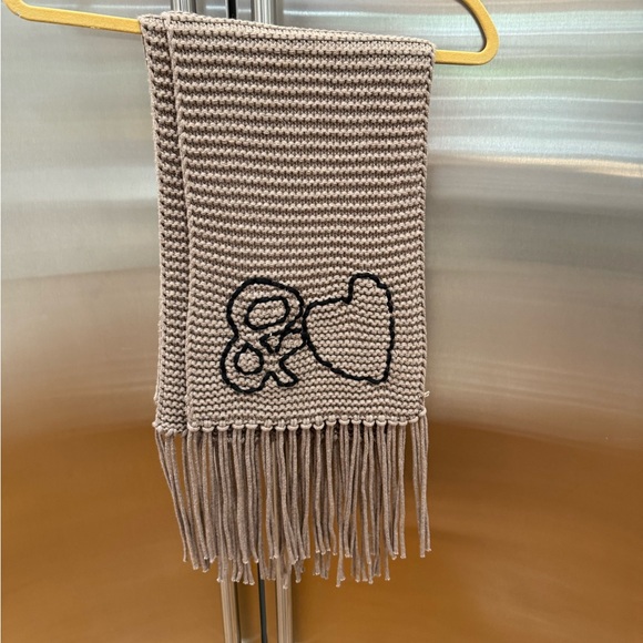 Stylish Tan & Black Knit Scarf - Picture 1 of 1